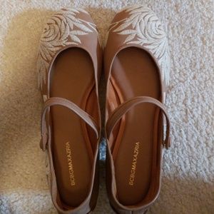 Beautiful BCBGMAXAZARIA Flats with Kitten Heel
